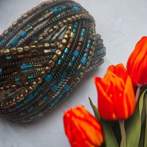 Vintage/Modern Jewelry Mystery Bundle Plus Bonus 40 Free Earrings NWT/Pre-Loved - Picture 14 of 16